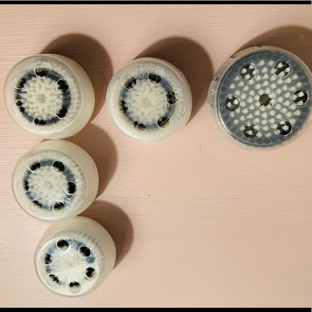 Clarisonic brushes 7, 4 and body (5 total)